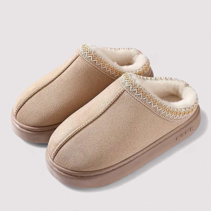 Kameelkleurige comfortabele pantoffels met pluche rand voor ultieme warmte
