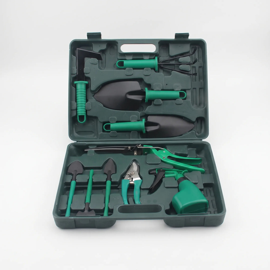 Overzicht van de complete 10-delige tuinierset, klaar voor gebruik in de tuin. Perfect voor buitenleven en tuinieren.