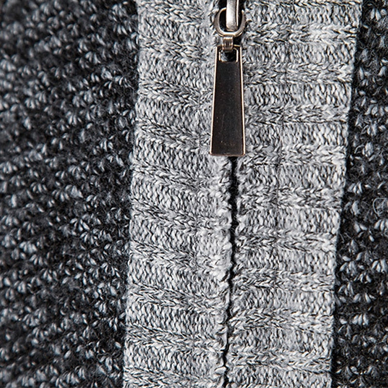 Netjes opgevouwen warm heren vest met ritssluiting, verkrijgbaar in grijs, zwart en marineblauw.