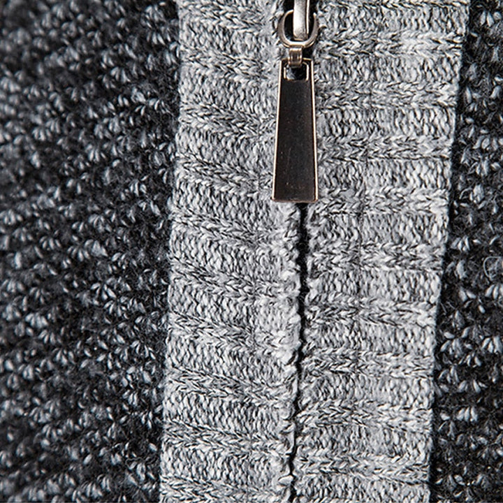 Netjes opgevouwen warm heren vest met ritssluiting, verkrijgbaar in grijs, zwart en marineblauw.