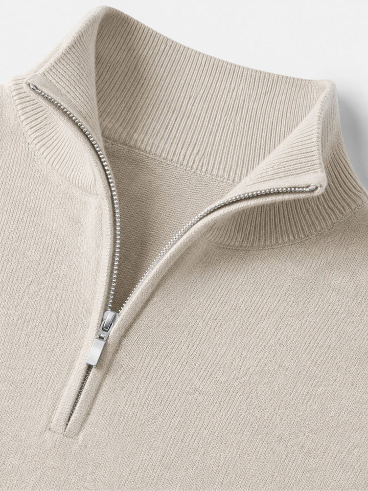 Elegante heren V-hals trui met rits. Een tijdloze toevoeging aan je modieuze outfit.