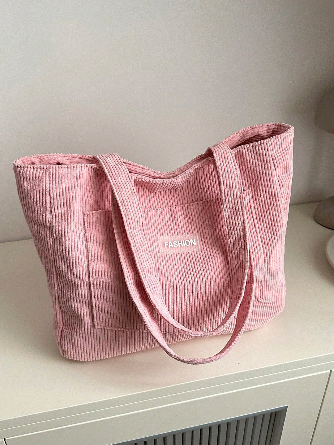 Grote casual totebag voor dames, perfect als schoudertas. Ideaal voor studenten en dagelijkse benodigdheden.