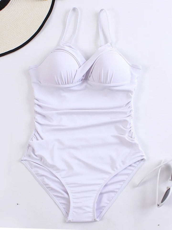 Volledig beeld van dames plus-size badpak. Comfortabele zwemkleding, grote maten, effen en stijlvol.