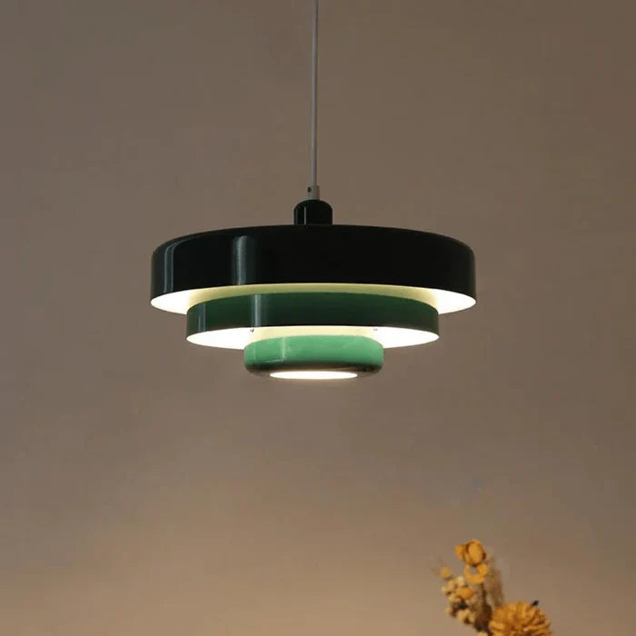 Vintage LED hanglamp TimelessGlow, een energiezuinige en stijlvolle verlichting voor elk interieur.