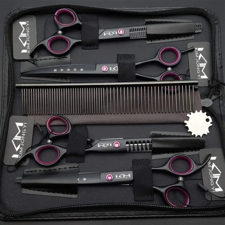 Overzicht van alle scharen en accessoires in de hondentrimset