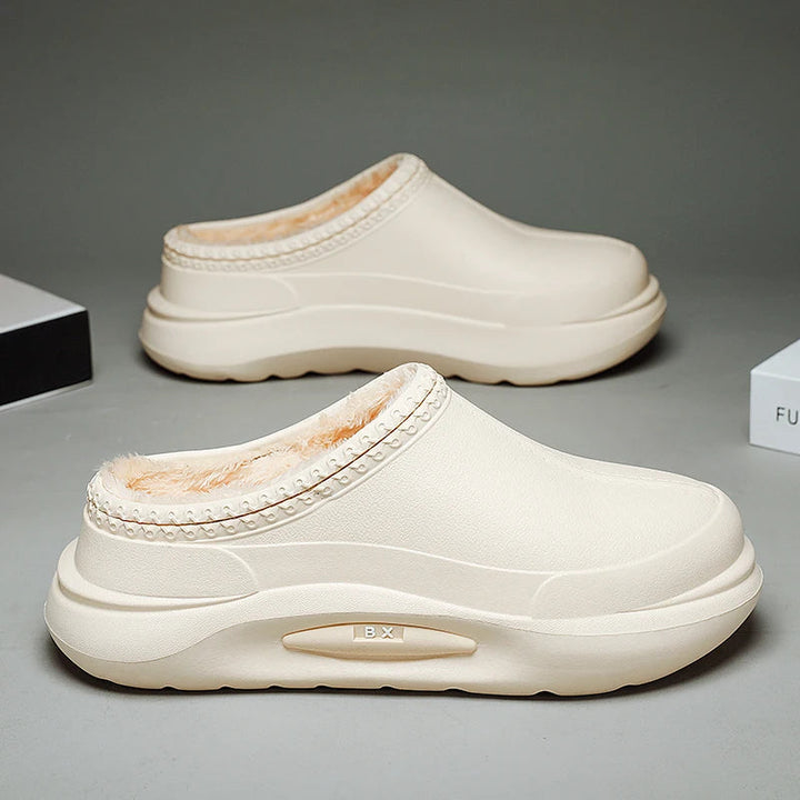 Beige winter instappers met zachte warme voering