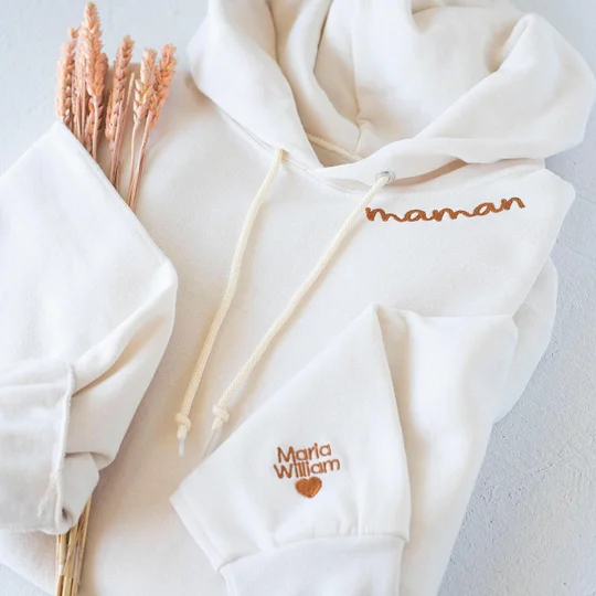 Gepersonaliseerd dames T-shirt 'MOM', perfect cadeau voor Moederdag of verjaardag.