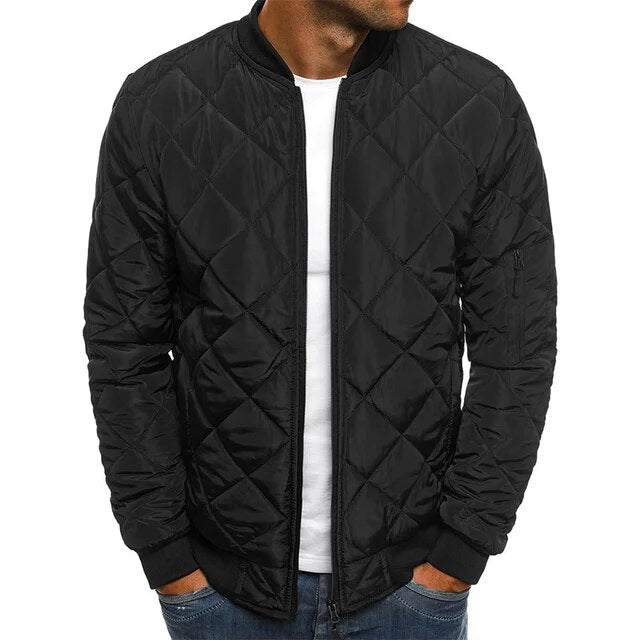 Stijlvol bomberjack voor heren, een modieuze keuze voor winterse outfits. Warme herenjack.
