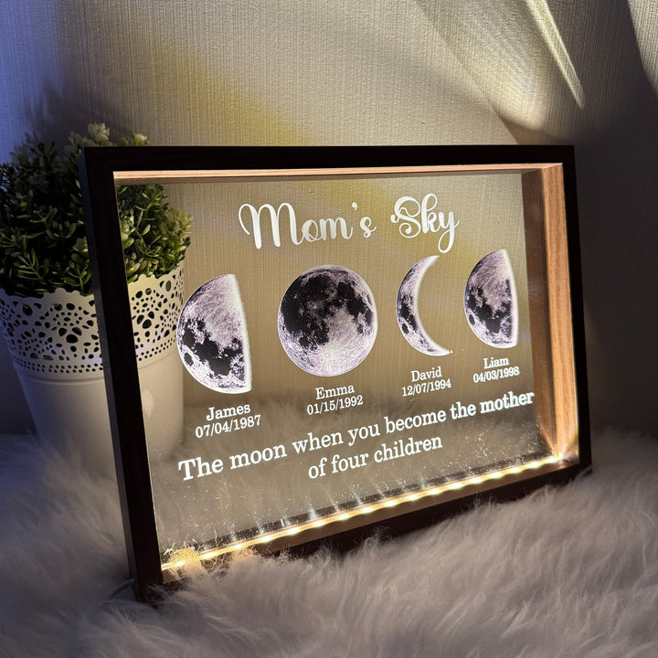 Hartverwarmend persoonlijk maanfase kunstwerk, een uniek Moederdag cadeau. Speciale wanddecoratie voor haar huis.