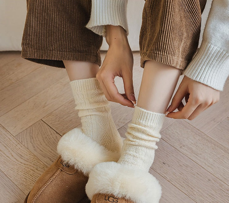 Close-up zachte textuur luxe warme dames wintersokken. Ultiem comfort voor koude voeten.