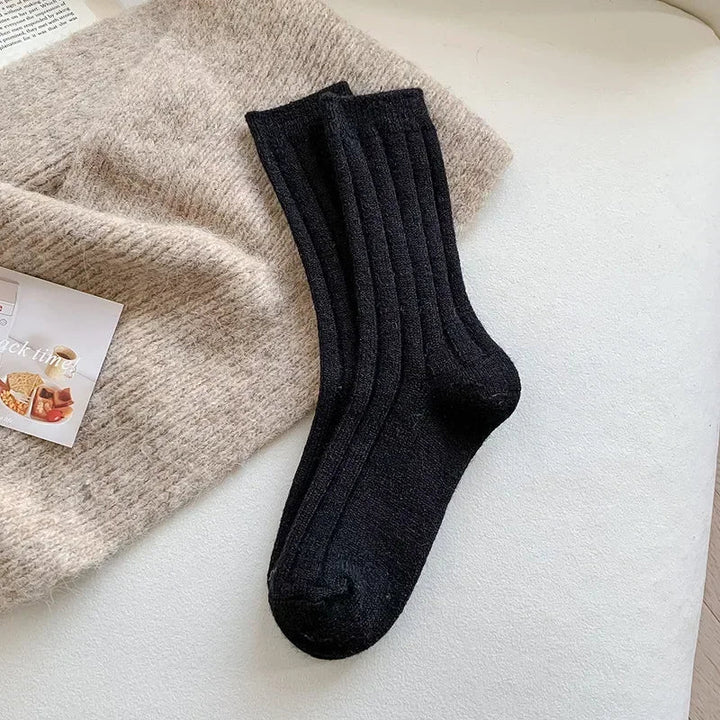 Trendy witte luxe dames wintersokken, super warm en stijlvol. Eén maat pasvorm.