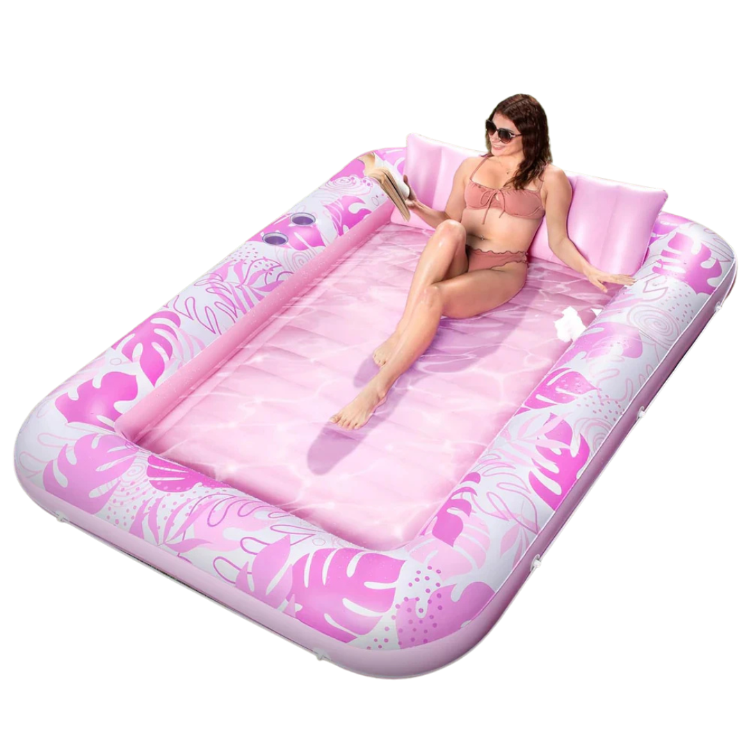 Moderne tuinaccessoires en luxe zwembad voor ultieme relaxmomenten.