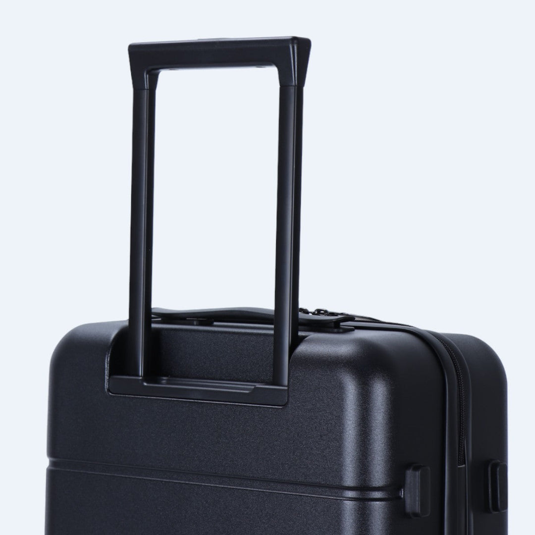 Middelgrote Atlas Explorer trolley koffer, hardcase, lichtgewicht en perfect voor langere trips.