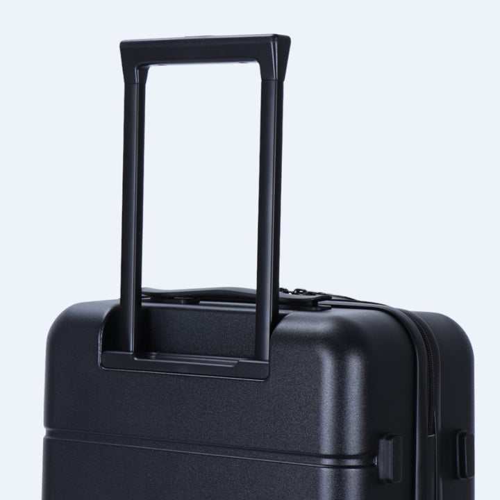 Middelgrote Atlas Explorer trolley koffer, hardcase, lichtgewicht en perfect voor langere trips.