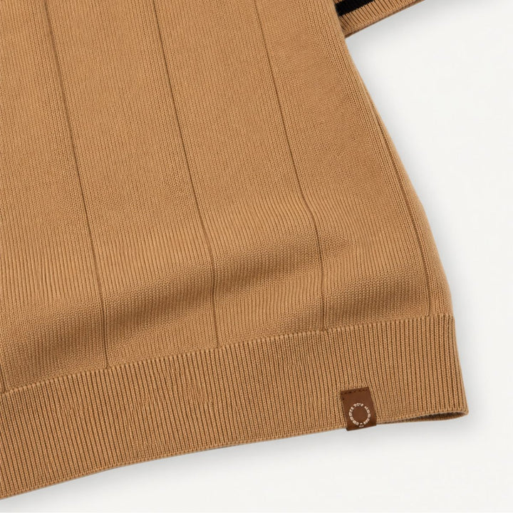 Heren gebreide poloshirt met rits; elegant en comfortabel voor een smart casual look.