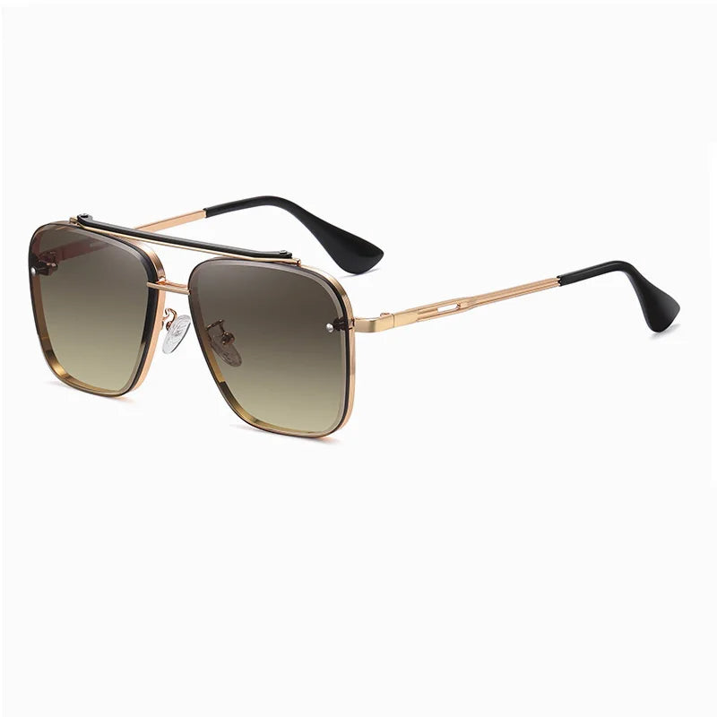 Moderne heren zonnebril met kleurverloop glazen en een groot, trendy montuur. Stijlvolle mannen mode accessoire.