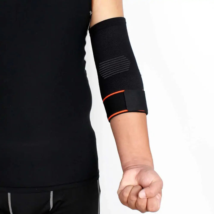 Detailopname van de elastische compressiestof van de ergonomische elleboogsteun