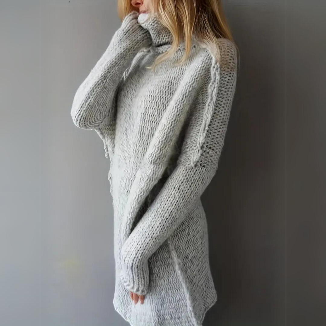 Elegante grijze gebreide trui met col voor dames. Losse pasvorm met lange mouwen, stijlvol en veelzijdig.