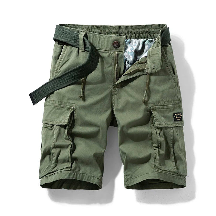 Legergroene heren cargoshort voor casual zomerse outfits