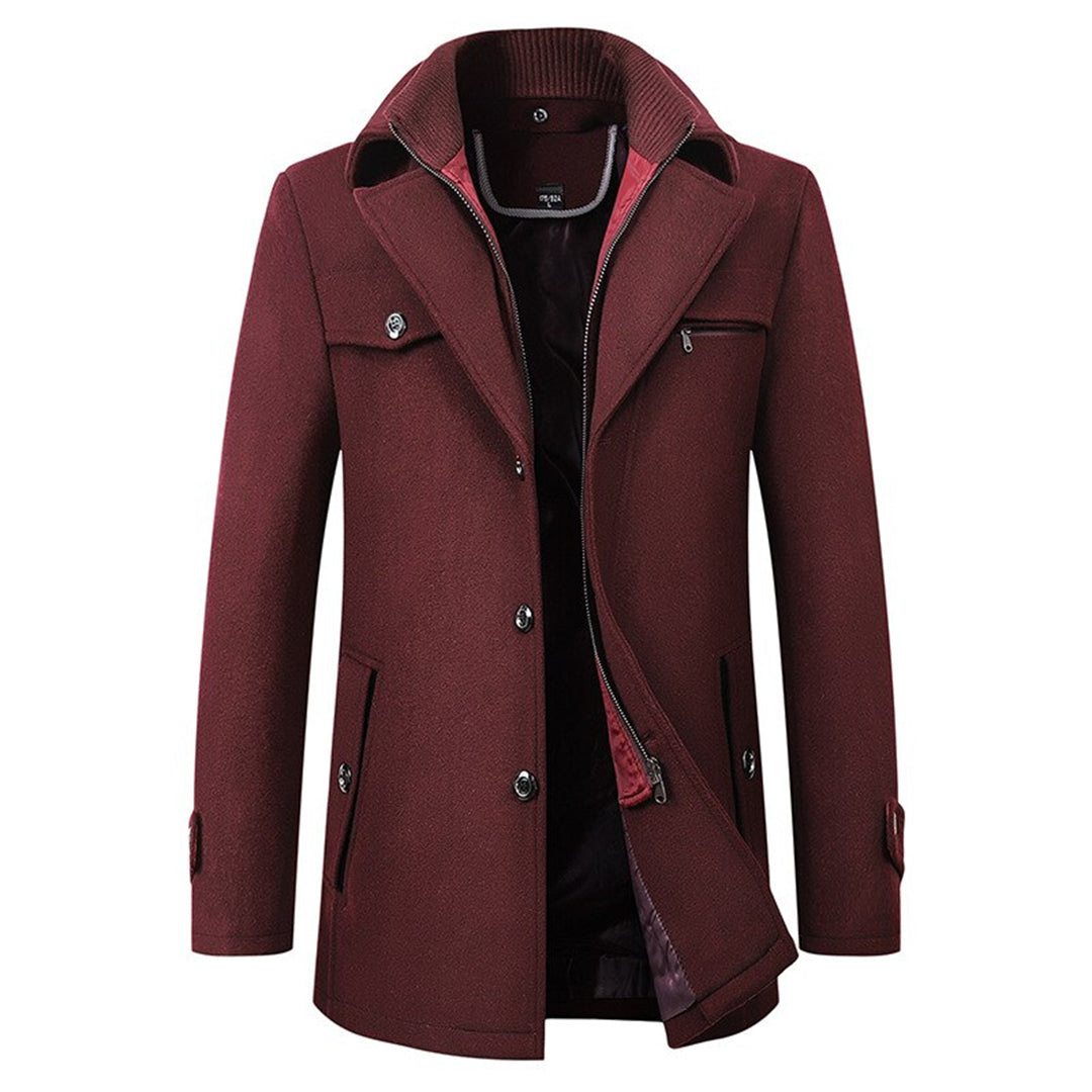 Deze elegante heren winterjas is een warme herenmantel, perfect voor zowel zakelijke afspraken als vrije tijd.