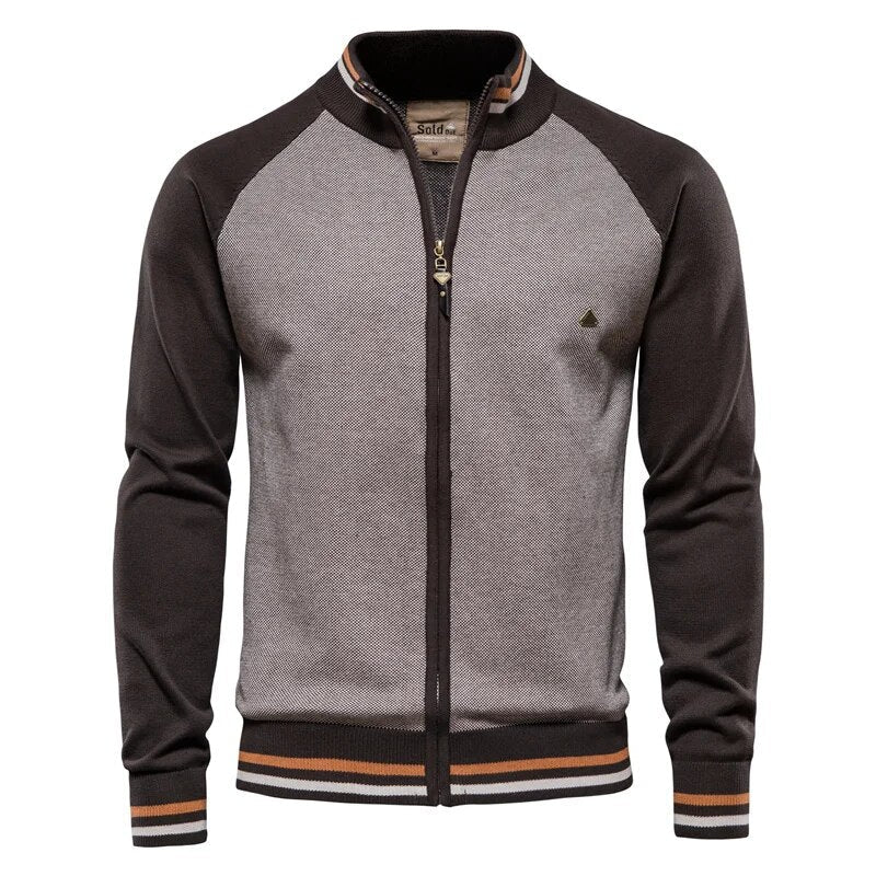 Heren wintervest in college stijl. Dit comfortabele vest is perfect voor streetwear en casual looks.