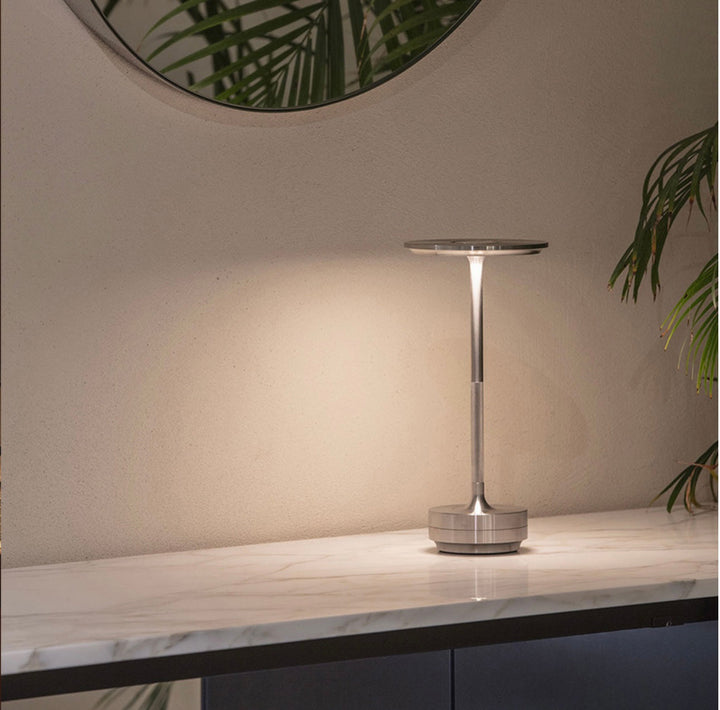Sfeervolle woondecoratie led lamp in een stijlvolle setting