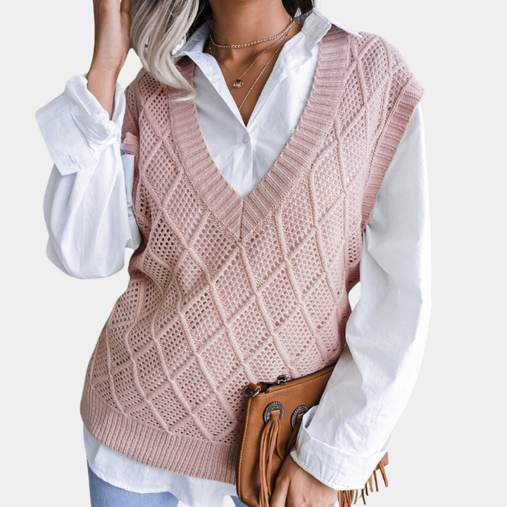 Comfortabele dames gebreide trui Angeza, zacht materiaal voor warme herfst- en winterdagen. Stijlvolle dameskleding.