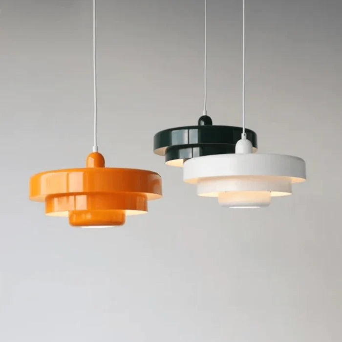 Elegante TimelessGlow LED hanglamp, ideaal voor boven een keukeneiland of als sfeerverlichting.