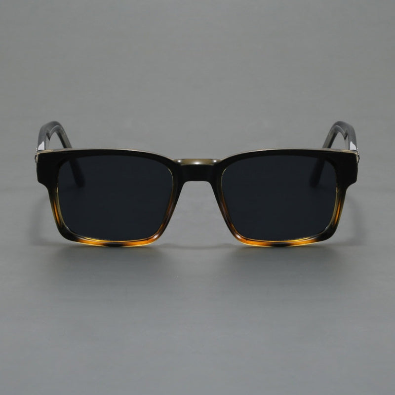 Robuuste heren zonnebril met vierkante, duurzame frames en hoogwaardige glazen.