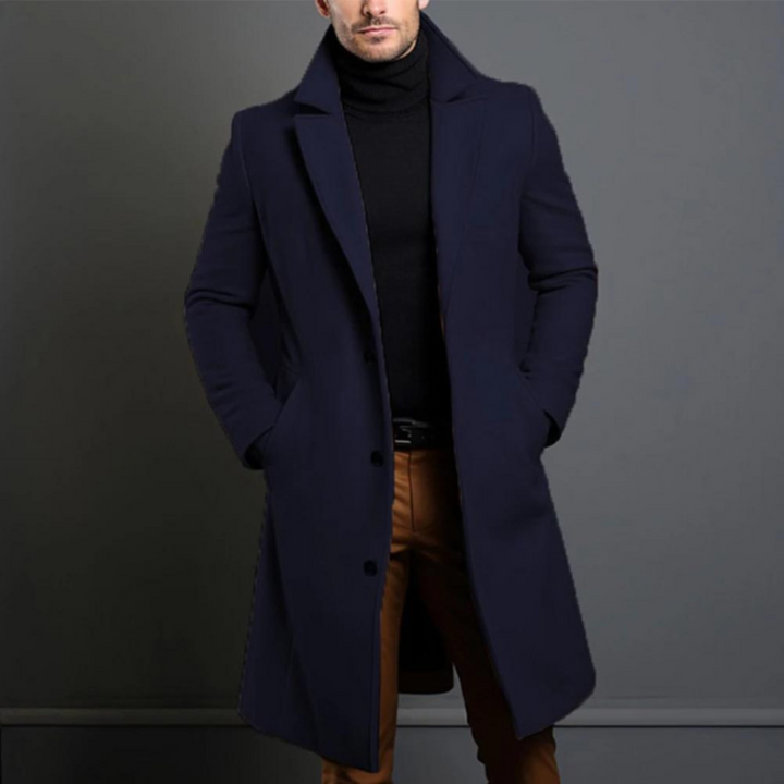 Stijlvolle lange heren trenchcoat en klassieke mantel in het zwart voor zakelijke kleding en winter