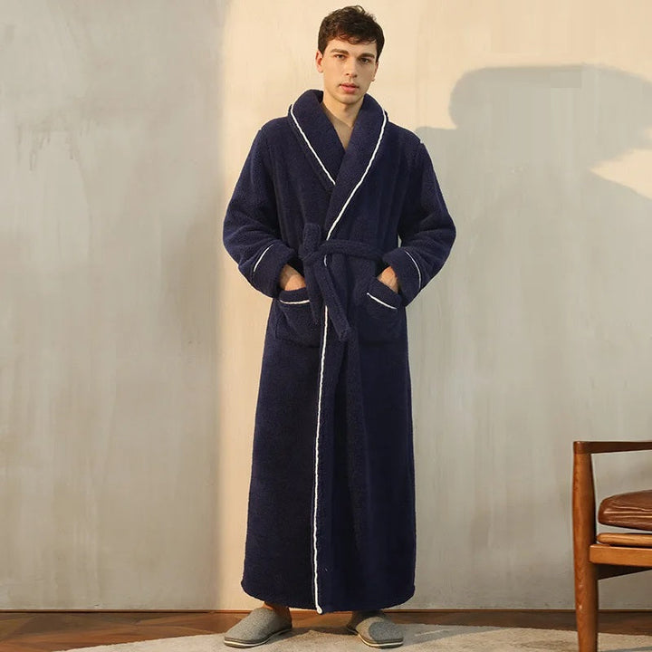 Warme heren winter badjas met omslagkraag; pluizig fleece materiaal voor ultiem comfort en gezellige momenten thuis.