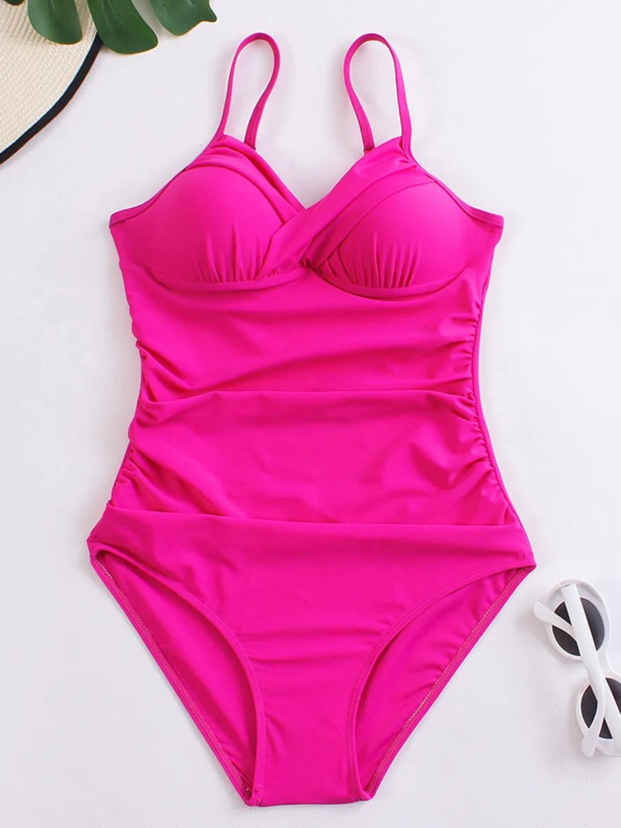 Elegant plus-size dames badpak. Stijlvolle zwemkleding in grote maten, perfect voor strandmode.