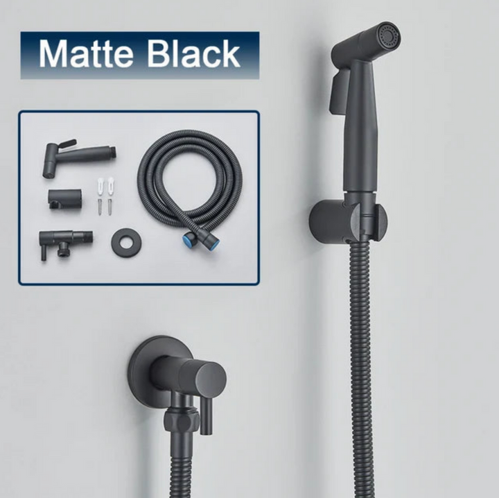 Mat zwarte bidet sproeier set met alle bijbehorende installatiecomponenten