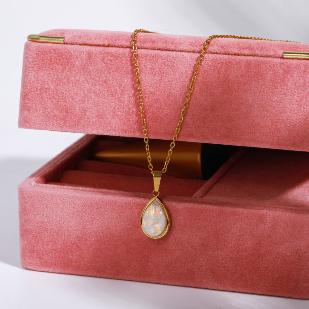 Perfect cadeau: 18K gouden ketting met natuurlijke opaal druppelhanger, een elegant sieraad.