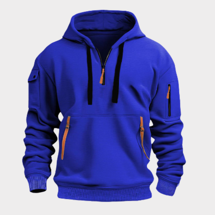 Detailopname van de capuchon en het trekkoord van deze heren hoodie