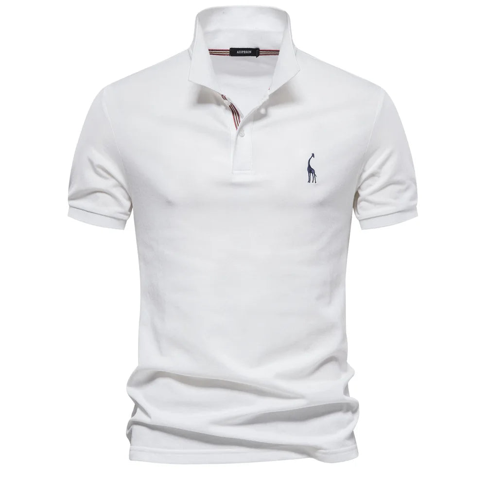 Comfortabele effen herenpolo van ademende stof, perfect voor lente en zomer.