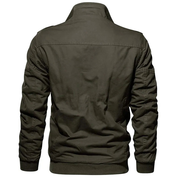Warme heren winterkleding bomberjas getoond van dichtbij voor details