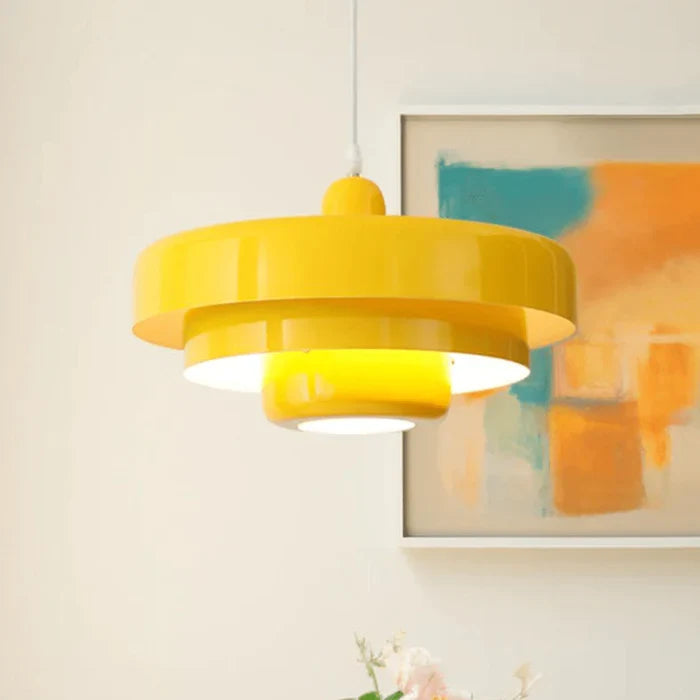 Decoratieve LED hanglamp met een antieke afwerking, voegt karakter toe aan uw woninginrichting.