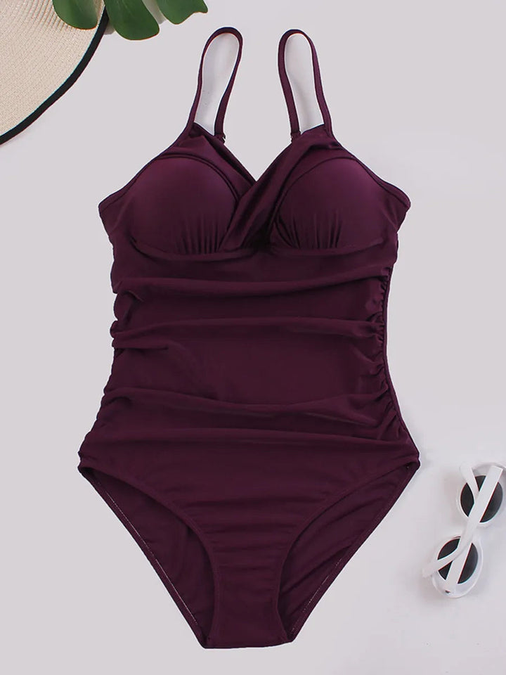 Zacht en comfortabel plus-size dames badpak. Stijlvolle zwemkleding voor zomer en strand, ook in grote maten.