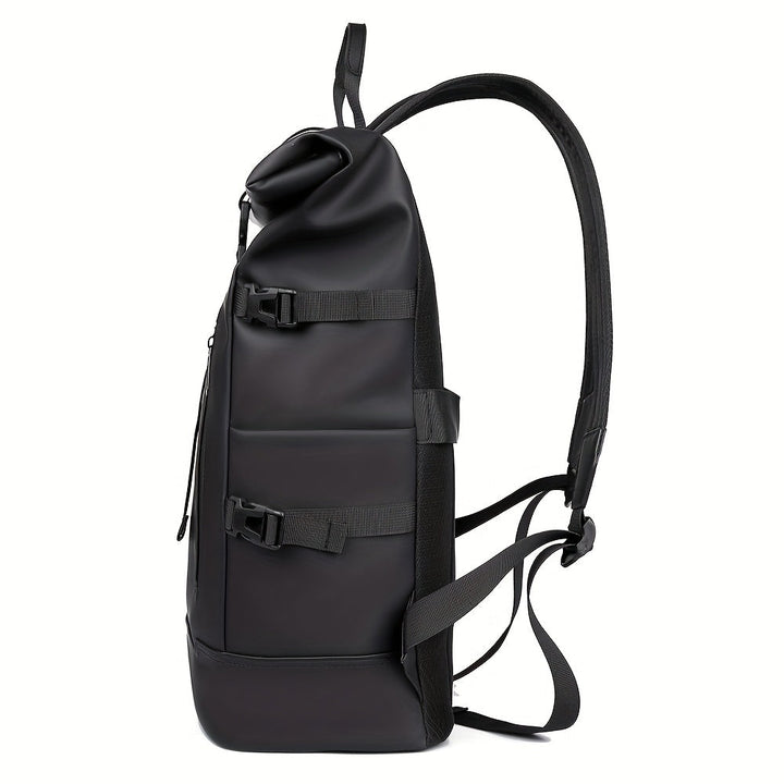 Praktische heren rugzak met USB-poort en gewatteerd laptopvak, perfect voor onderweg.