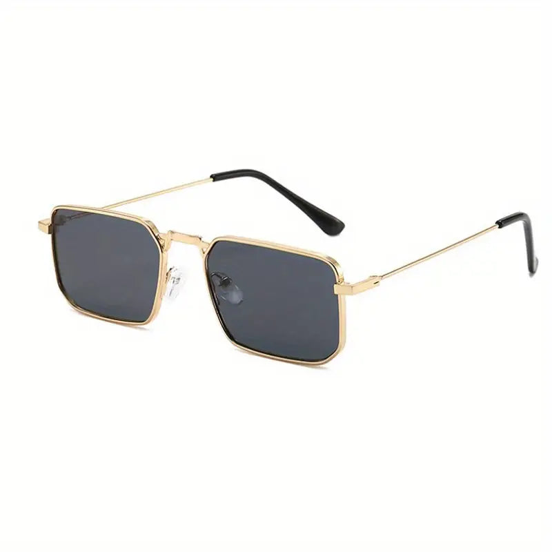 Unisex zonnebril met maximale UV-bescherming en duurzaam legering montuur. Essentieel zomer accessoire.