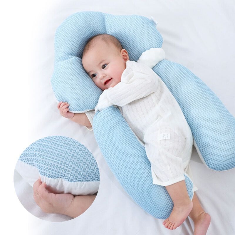 Comfortabel baby slaapkussen (0-12 maanden). Ergonomisch ontwerp: veilige slaap, voorkomt reflux & plat hoofd.