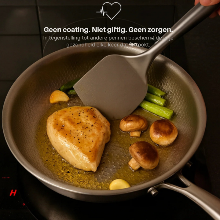 Inductie kookgerei titanium pan met ergonomische handgreep detail