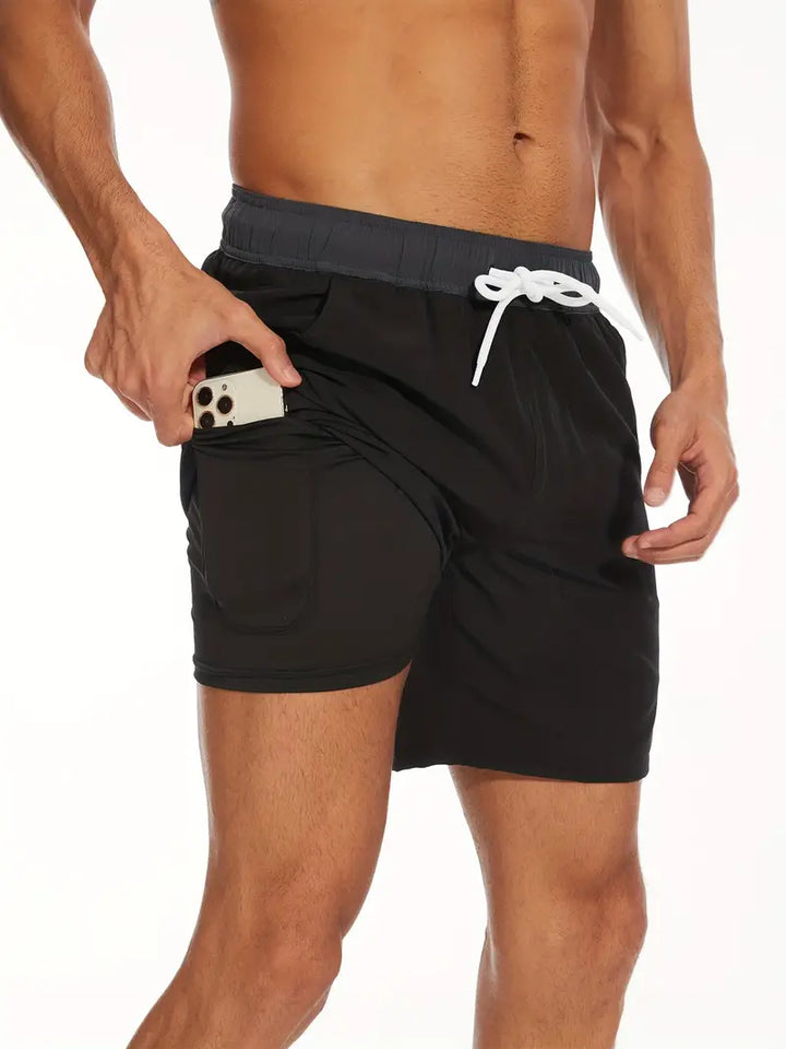 Moderne heren strandkleding: sneldrogende polyester zwembroek met comfort voor zwembad, strand of relaxte zomer.