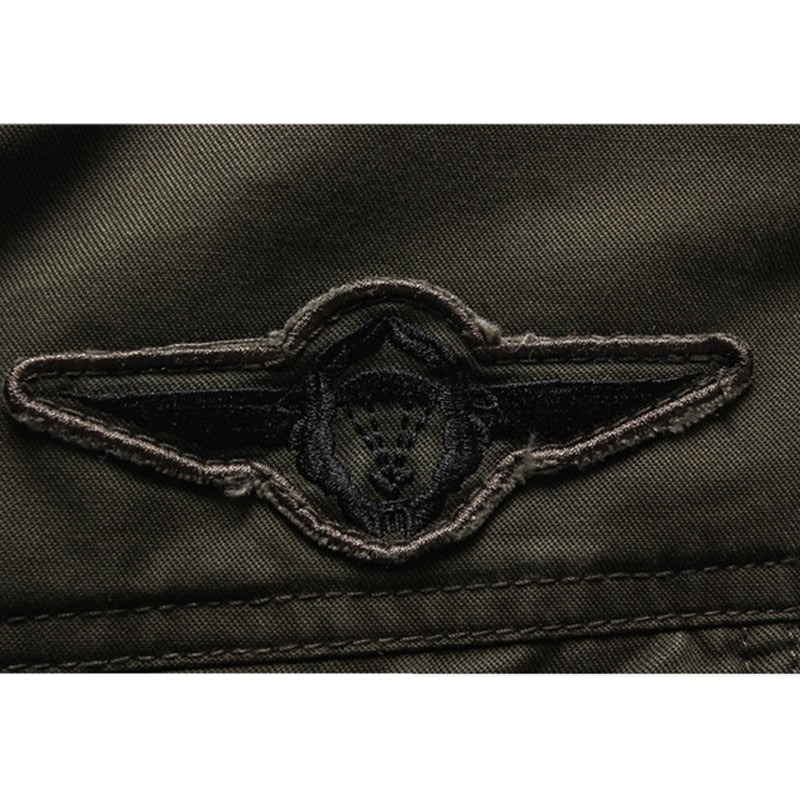 Heren outdoorjas militairgroen, perfect voor wandelingen; een comfortabele en veelzijdige lente-/herfstjas.