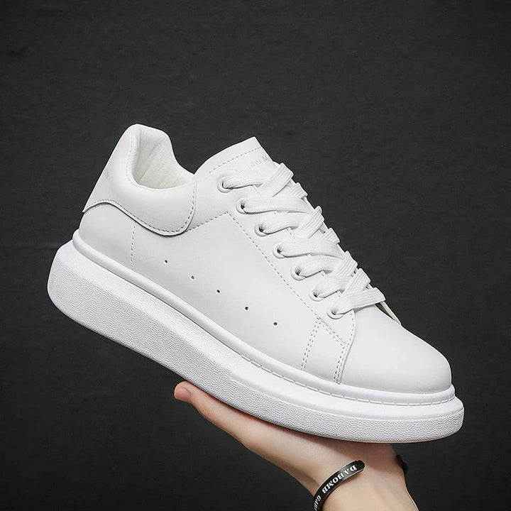Stijlvolle heren urban sneakers in witte kleur, comfortabele casual schoenen voordagelijks gebruik