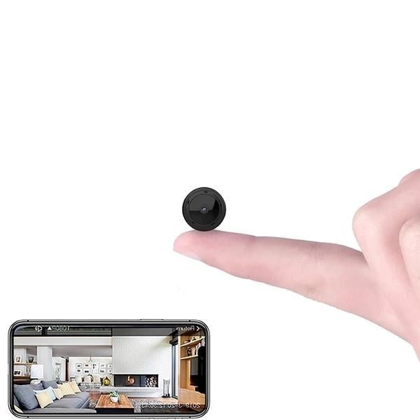Compacte 1080P HD WiFi beveiligingscamera met IR nachtzicht, ideaal voor huisbeveiliging.