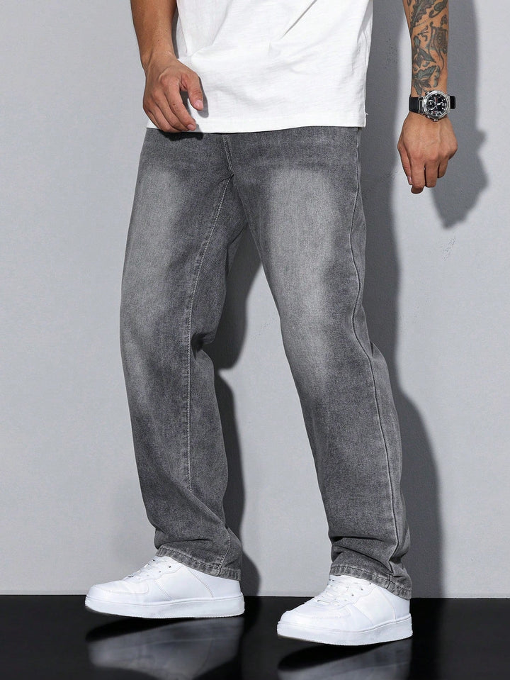 Trendy heren baggy jeans in denim, perfect voor een relaxte, moeiteloos stijlvolle outfit.