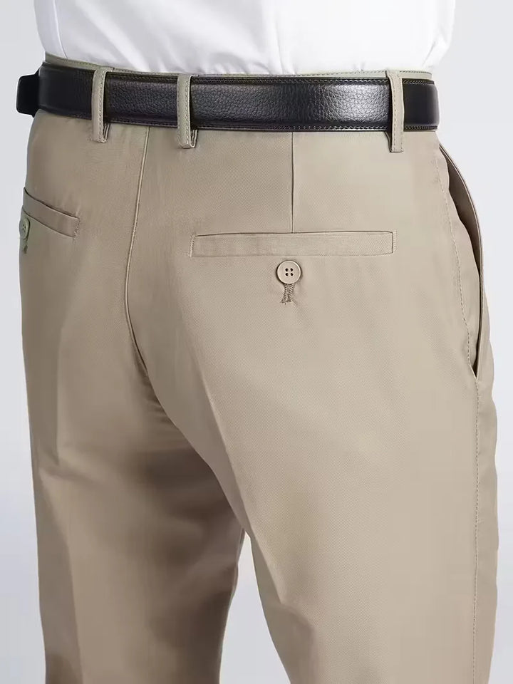 Complete overzicht van de comfortabele rechte herenbroek met elastiek