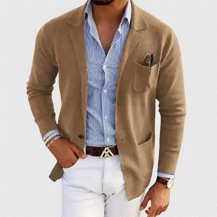 Noah heren casual blazer in beige getoond met nette casual kleding